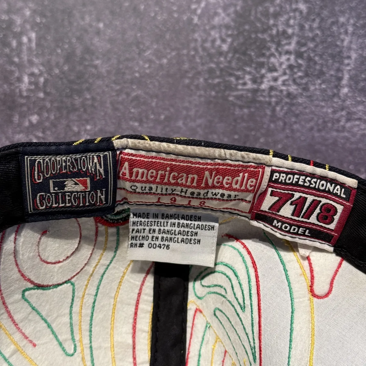 Atlanta Braves Swirl Fitted Cap (American Needle) — view 3