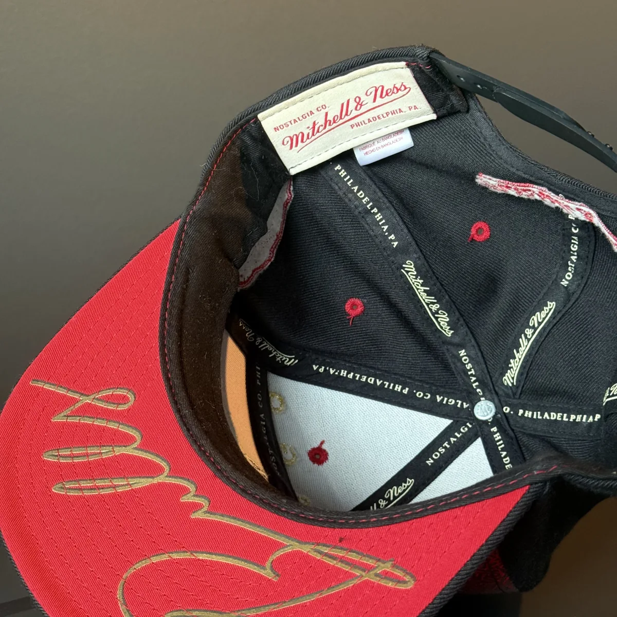 Chicago Bulls NBA Finals 1996 Snapback - Very Good - NOSTOS Duluth GA - view 3